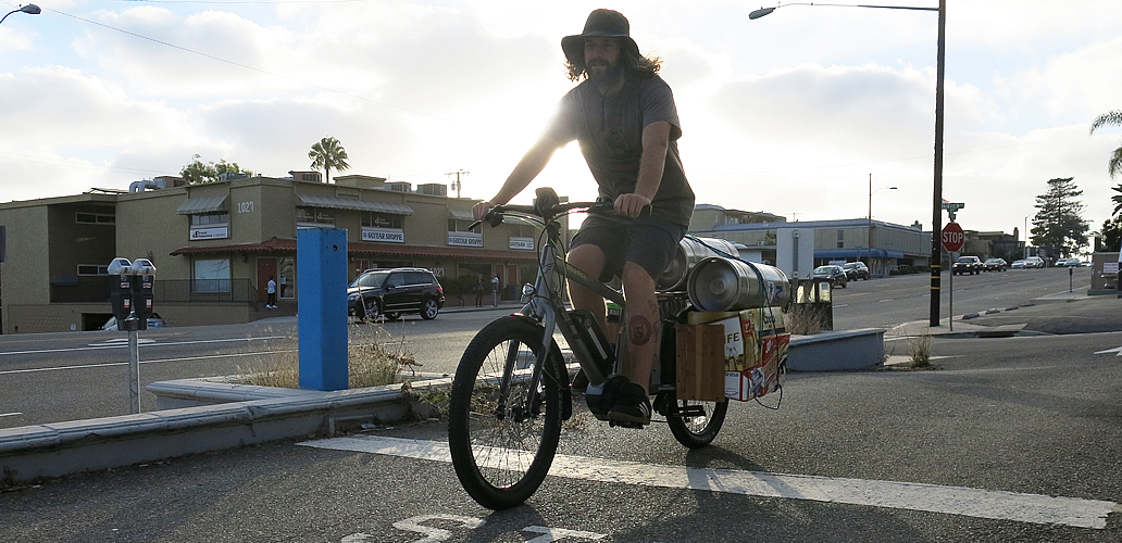 felt bruhaul electric beer cargo bike