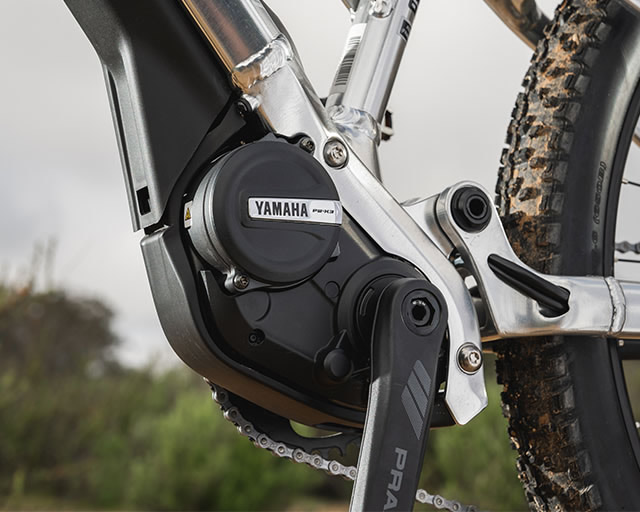 Yamaha YDX Moro 07 Special Edition - Electric Cyclery